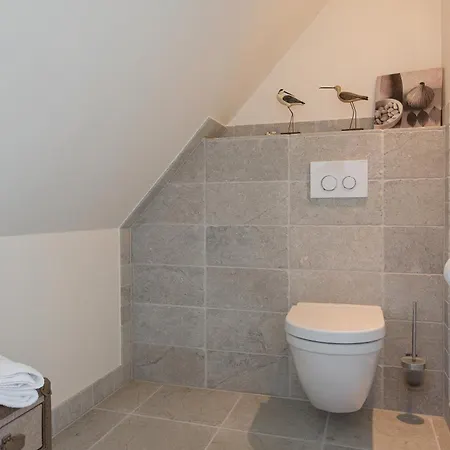 Maisonette No 8 *