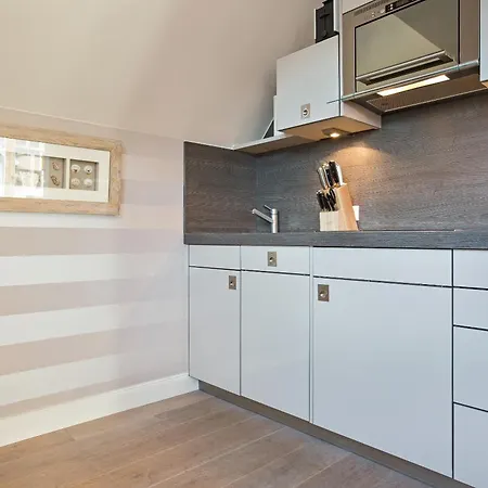 Maisonette No 8 *